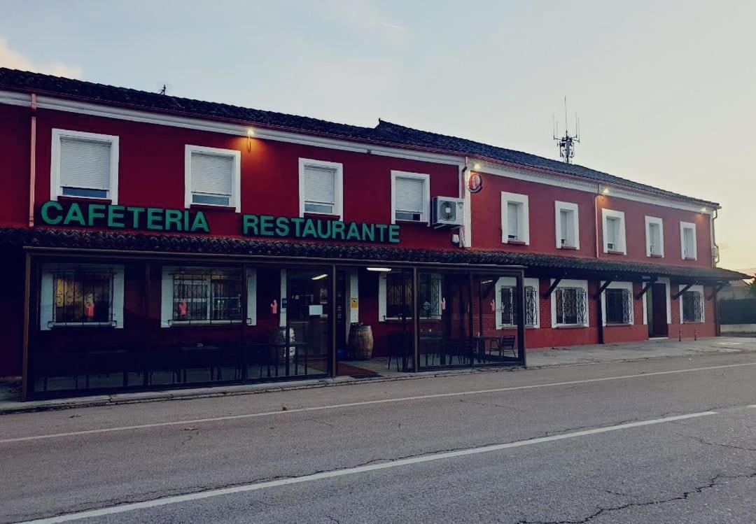 Hotel El Peregrino Estépar Exteriör bild